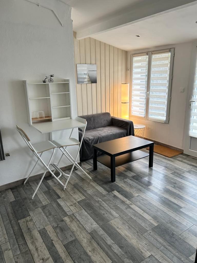 29e A Apartment *